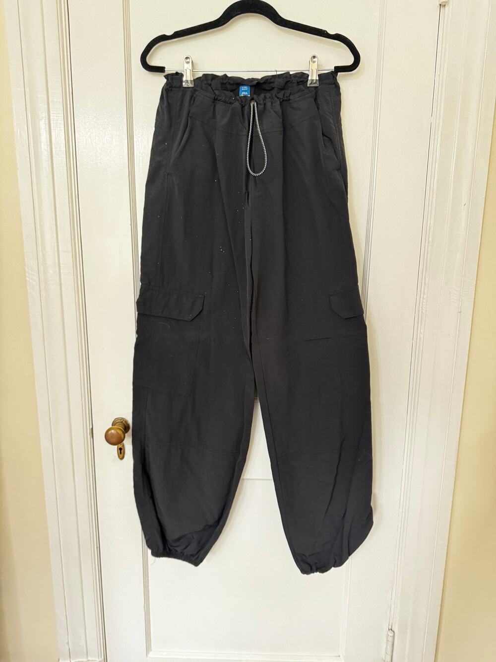 Old Navy Cargo Parachute Pants Joggers - Black